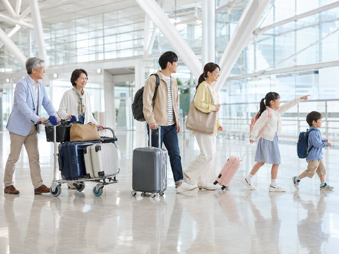 家族での旅行を楽しむイメージ